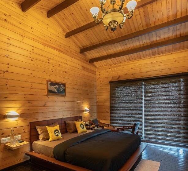 带观景的高级间, The Hosteller Kasar Devi