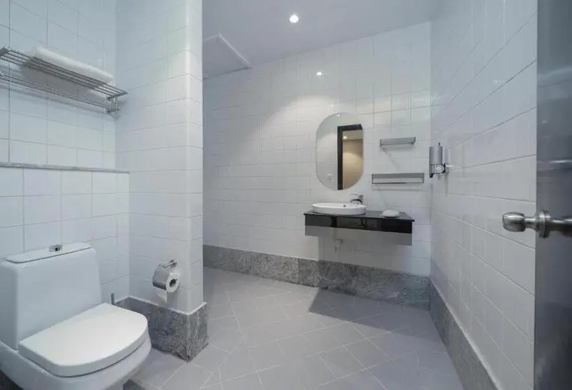 سوییت جونیور, Biz Hotel Apartments