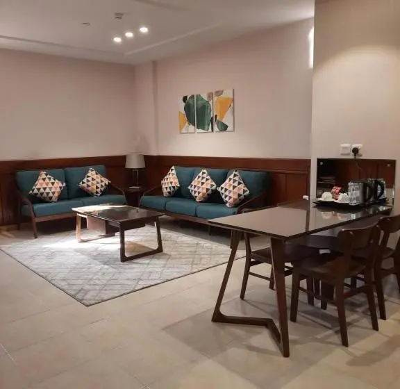 سوییت جونیور, Biz Hotel Apartments