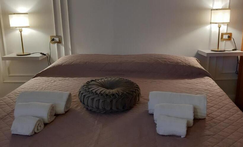 اتاق لوکس با چشم‌انداز دریا, B&b Diamond