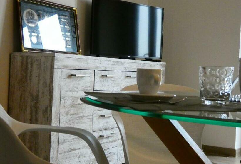 اتاق لوکس, B&b Madie