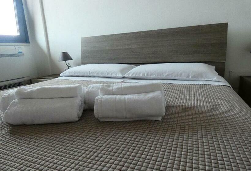 اتاق لوکس, B&b Madie