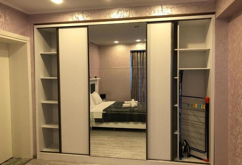 اتاق لوکس خانوادگی, Black Sea Vi Dari Apartments