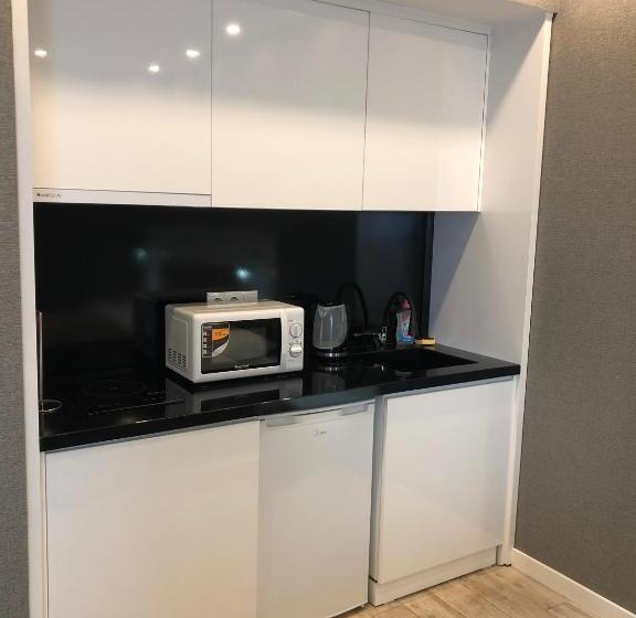 استودیوی سوپریور, Black Sea Vi Dari Apartments