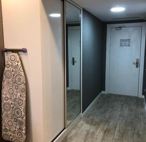 استودیوی سوپریور, Black Sea Vi Dari Apartments