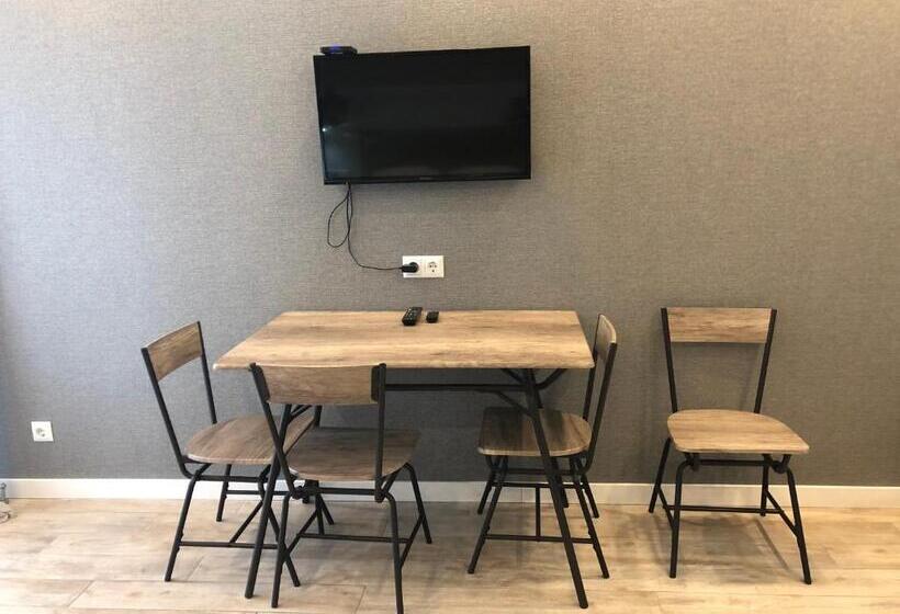 استودیوی سوپریور, Black Sea Vi Dari Apartments