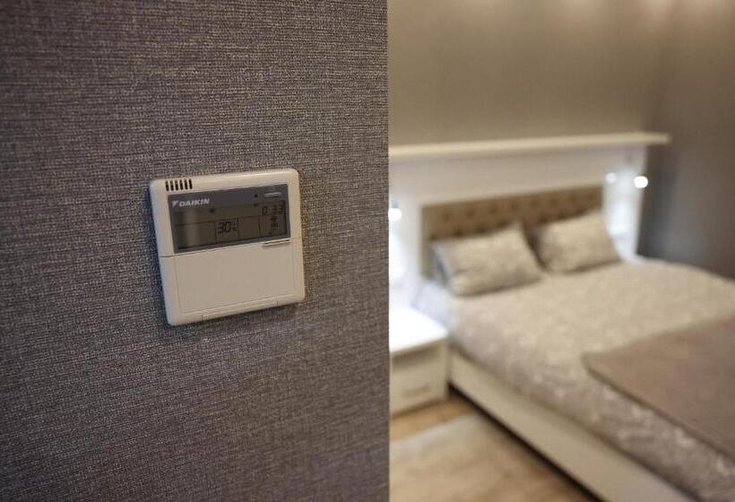 استودیوی سوپریور, Black Sea Vi Dari Apartments