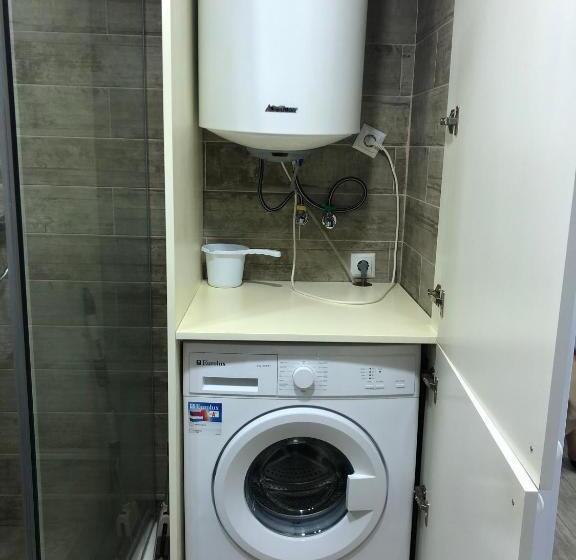 استودیوی سوپریور, Black Sea Vi Dari Apartments