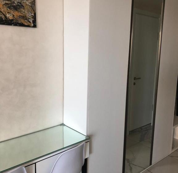 استودیوی استاندارد, Black Sea Vi Dari Apartments