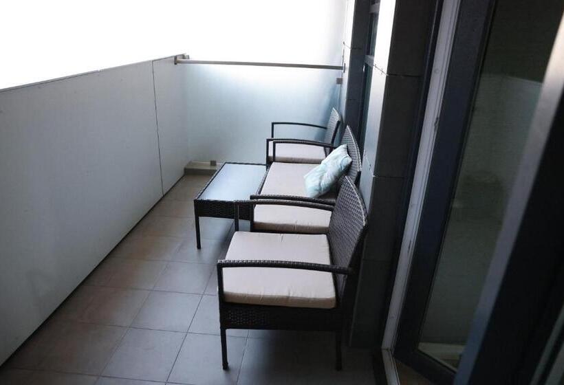 استودیوی سوپریور, Black Sea Vi Dari Apartments