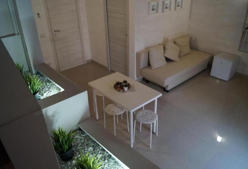 اتاق خانوادگی, Briscola B&b