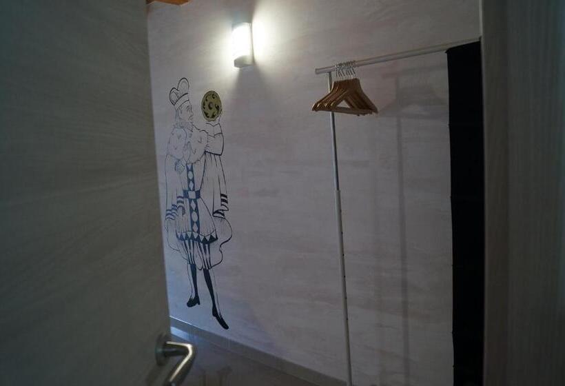 غرفة عائلية, Briscola B&b