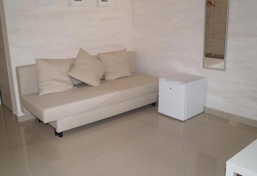 غرفة عائلية, Briscola B&b