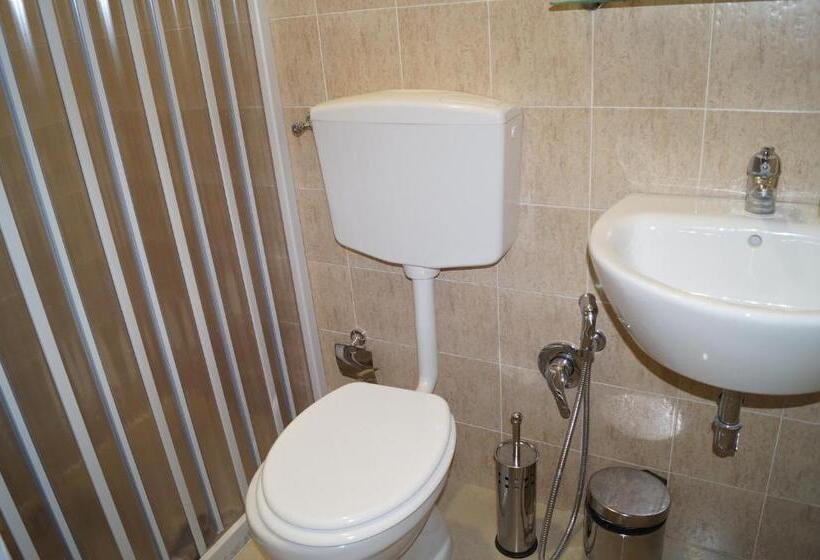 اتاق استاندارد, Briscola B&b