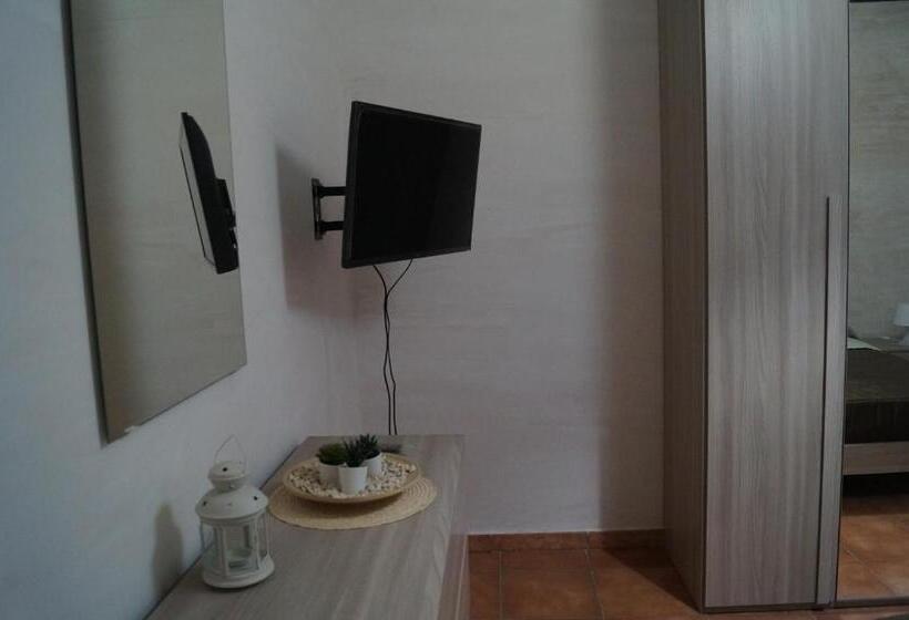 اتاق استاندارد چهار تخته, Briscola B&b