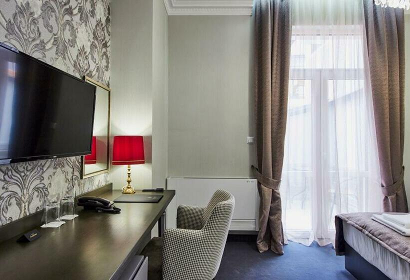 חדר סטנדרט עם מרפסת, хотел паризи