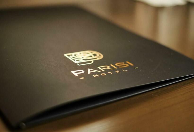 חדר סטנדרט עם מרפסת, хотел паризи