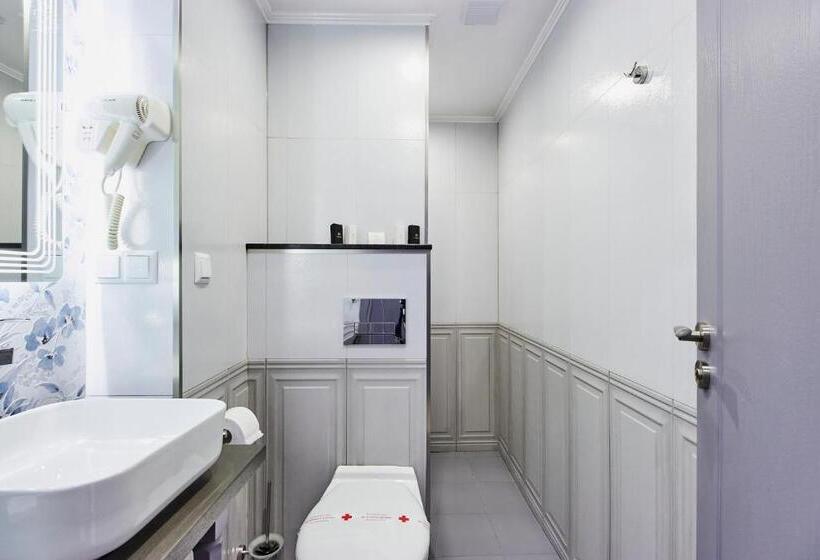 דירת חדר, хотел паризи