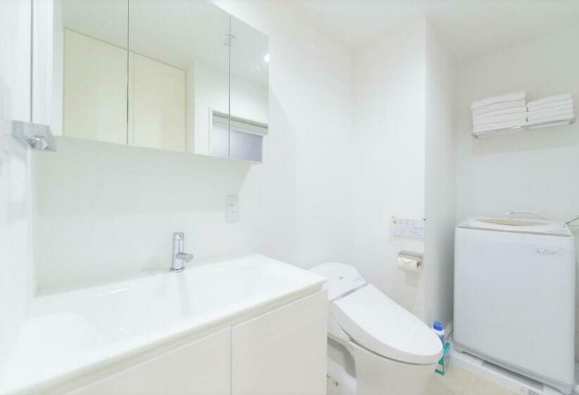 اتاق استاندارد سه نفره, Salon Shibuya