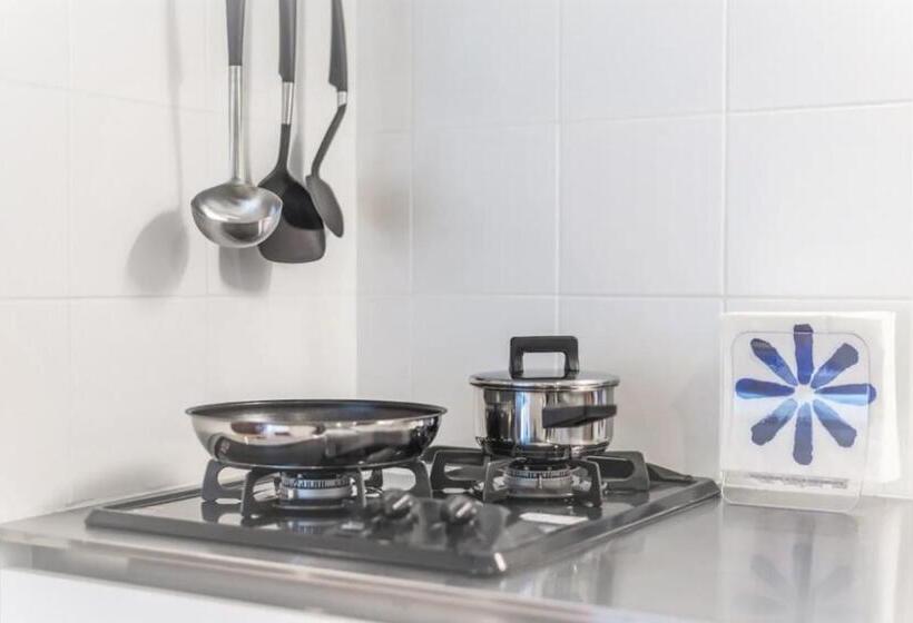 スタンダードトリプルルーム, Salon Shibuya