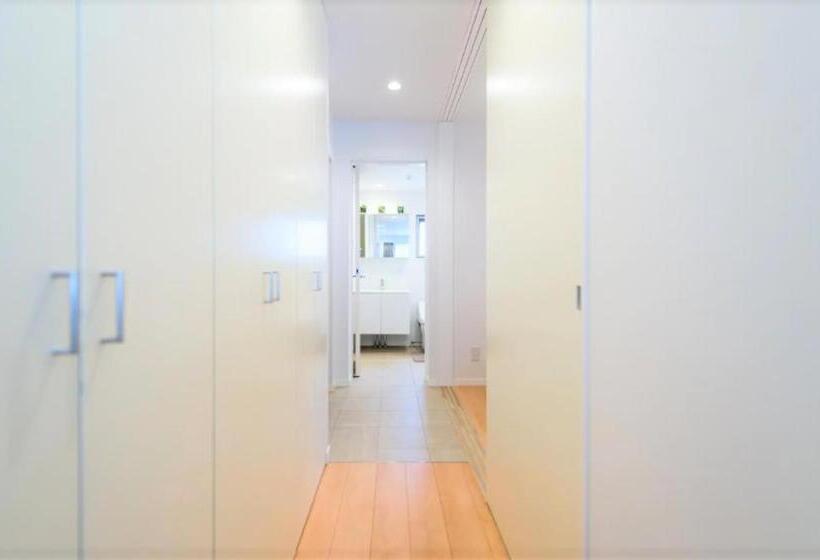 اتاق استاندارد چهار تخته, Salon Shibuya