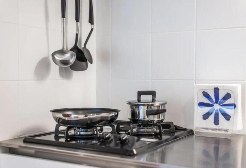 スタンダード４人部屋, Salon Shibuya