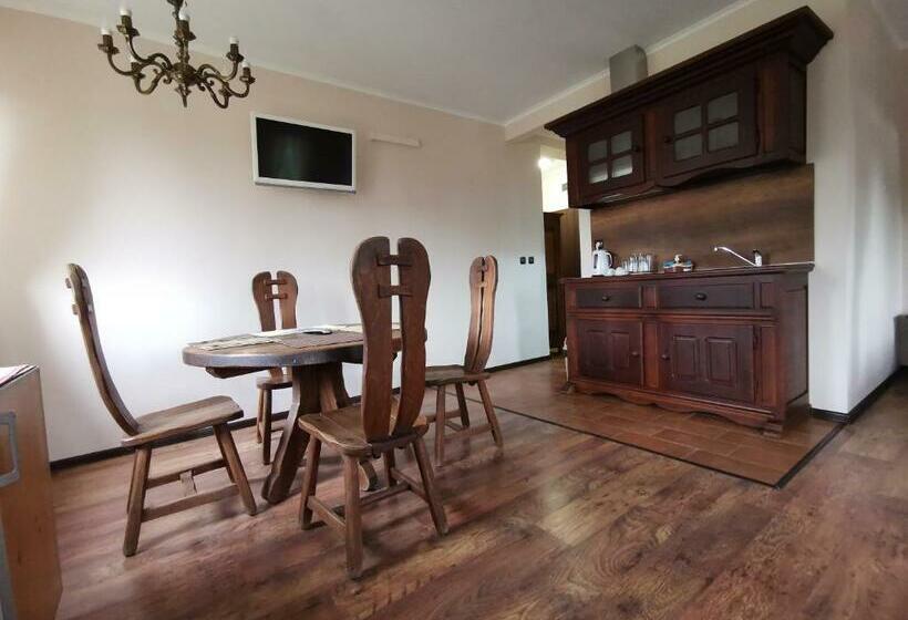 デラックストリプルルーム, възрожденски комплекс чардакъ сопот