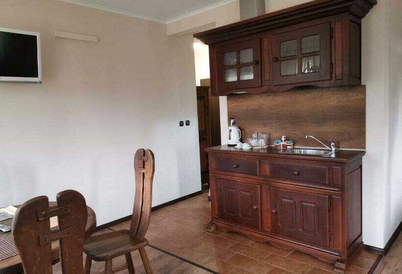 デラックストリプルルーム, възрожденски комплекс чардакъ сопот