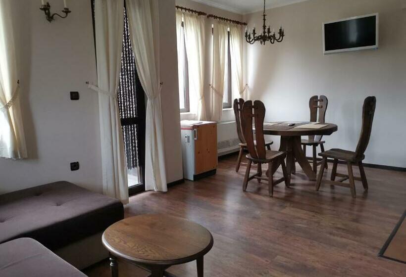 デラックストリプルルーム, възрожденски комплекс чардакъ сопот