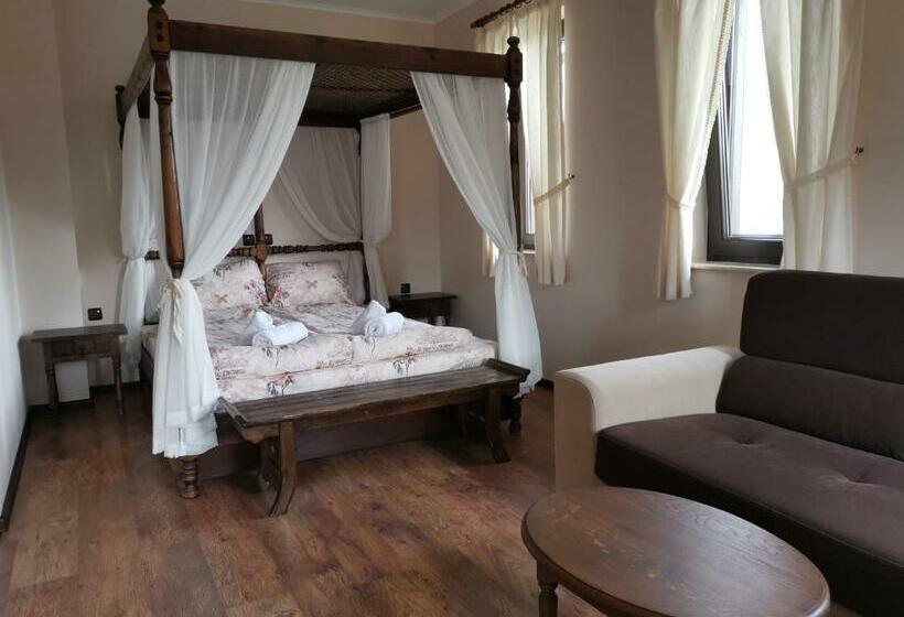 デラックストリプルルーム, възрожденски комплекс чардакъ сопот