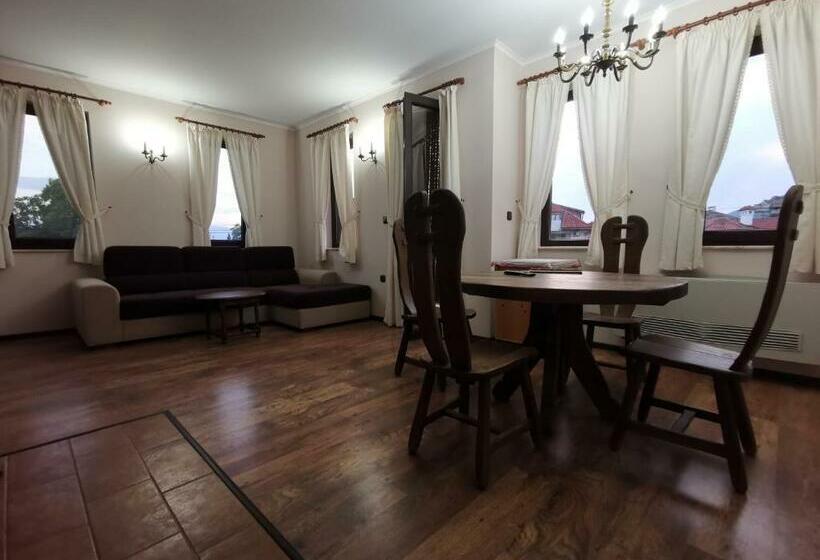 デラックストリプルルーム, възрожденски комплекс чардакъ сопот