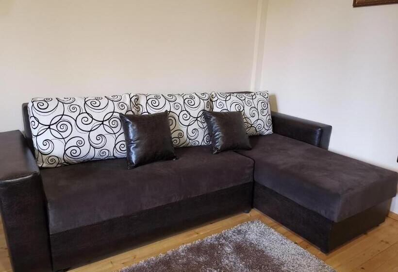 コンフォートトリプルルーム, възрожденски комплекс чардакъ сопот