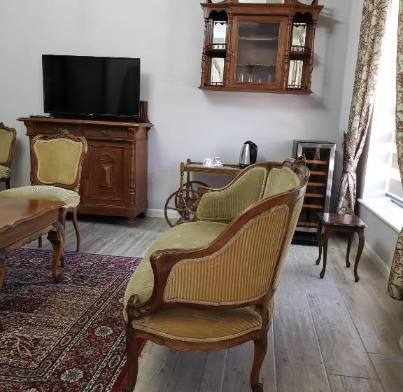 キングサイズベッドのデラックスルーム, възрожденски комплекс чардакъ сопот