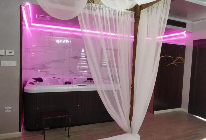 キングサイズベッドのデラックスルーム, възрожденски комплекс чардакъ сопот