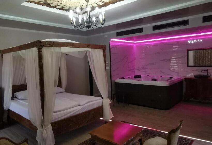 キングサイズベッドのデラックスルーム, възрожденски комплекс чардакъ сопот