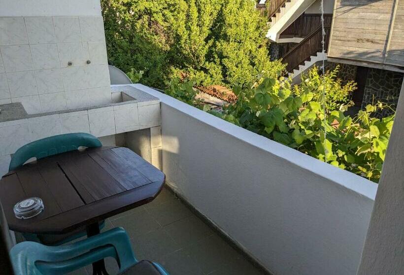 标准三人间, цвета