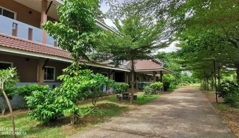 اتاق لوکس, บ้านสวนกรีนวิวรีสอร์ท