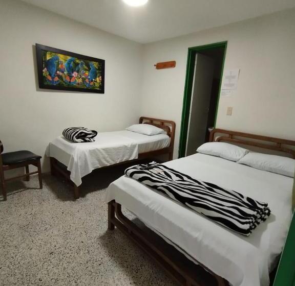 스탠다드 트리플 룸, Casa Verde Guatapé