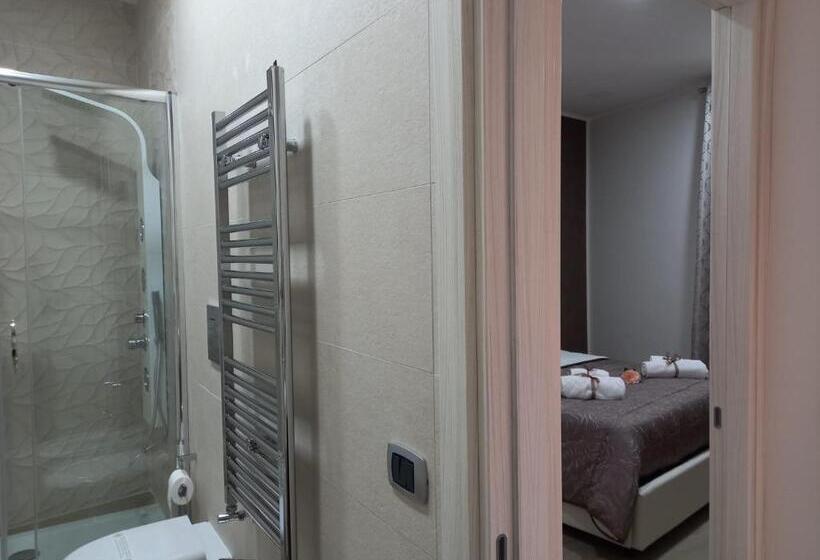 اتاق لوکس با بالکن, Royal Dreams