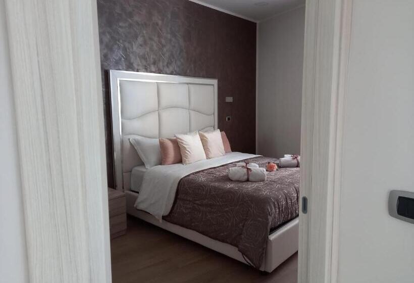 اتاق لوکس با بالکن, Royal Dreams