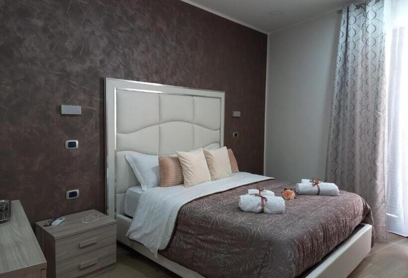 اتاق لوکس با بالکن, Royal Dreams