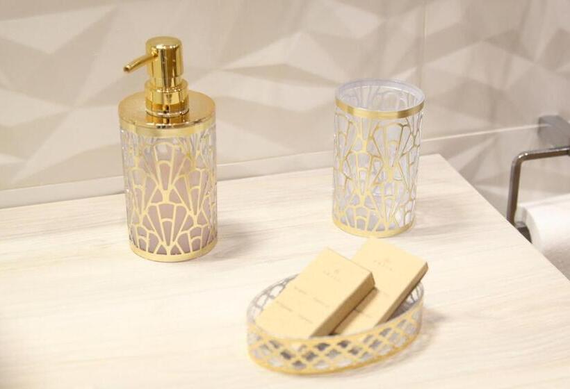 اتاق سوپریور, Royal Dreams