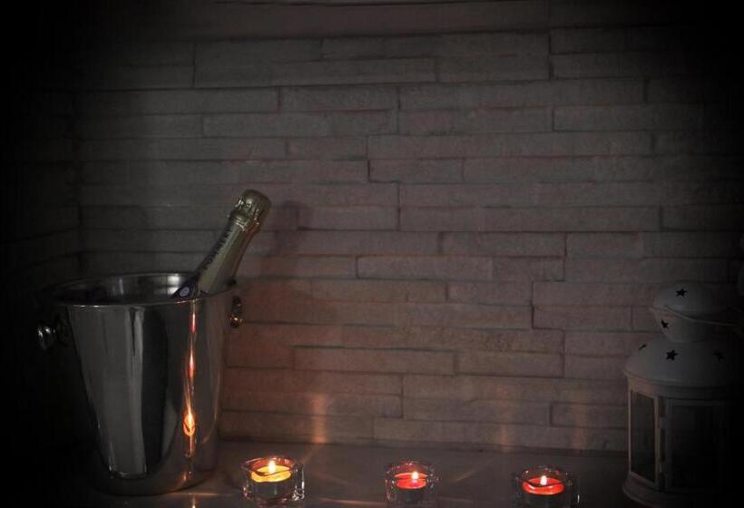 سوئیت با وان آب گرم, Royal Dreams