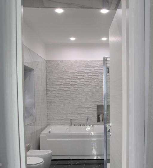 سوئیت با وان آب گرم, Royal Dreams