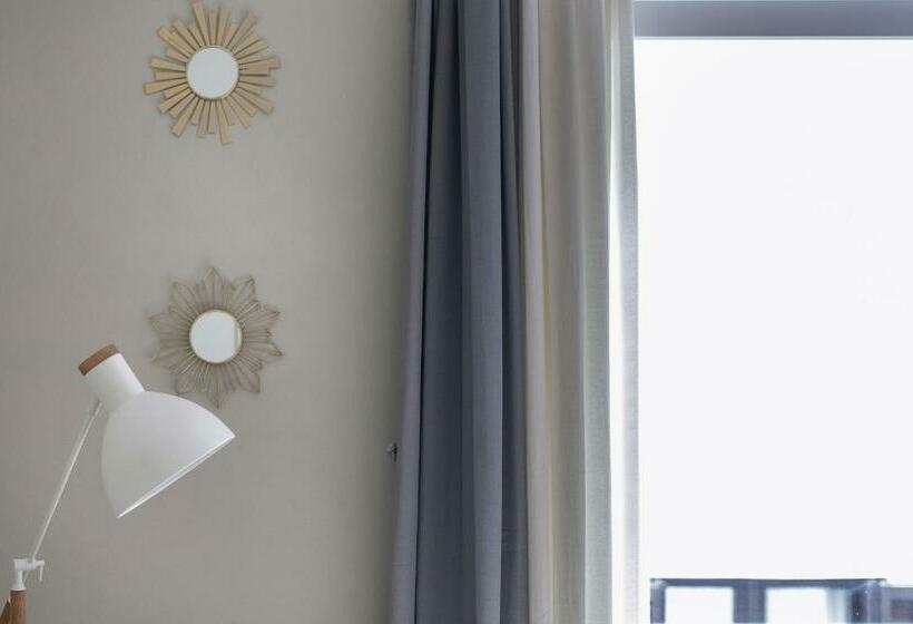 اتاق استاندارد, Sitgesnextdoor