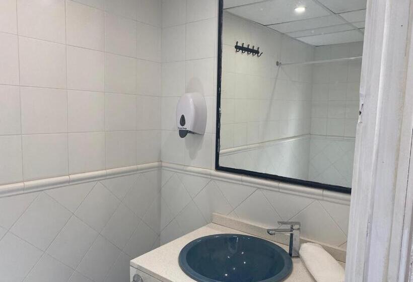 استودیوی لوکس, Sitgesnextdoor