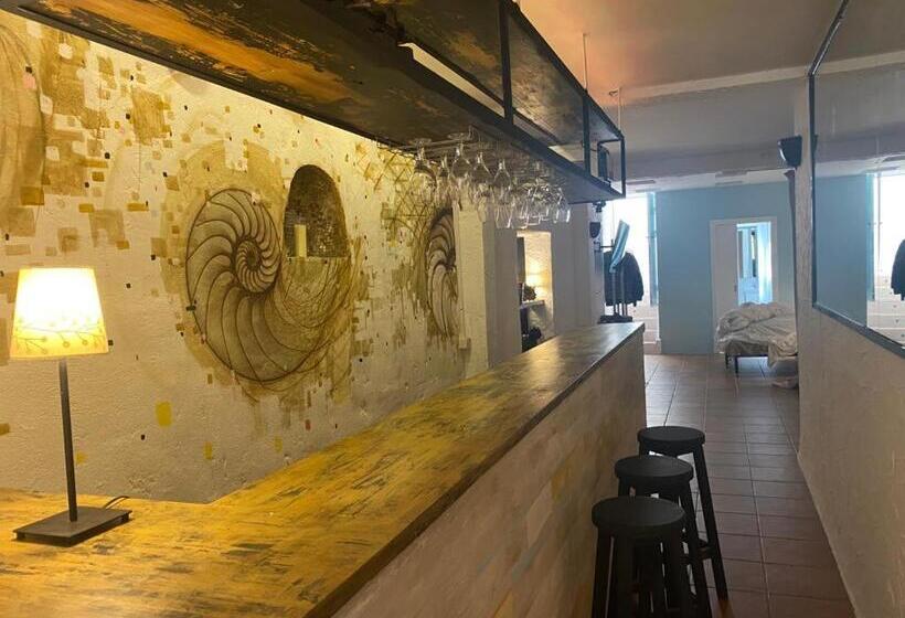 استودیوی لوکس, Sitgesnextdoor