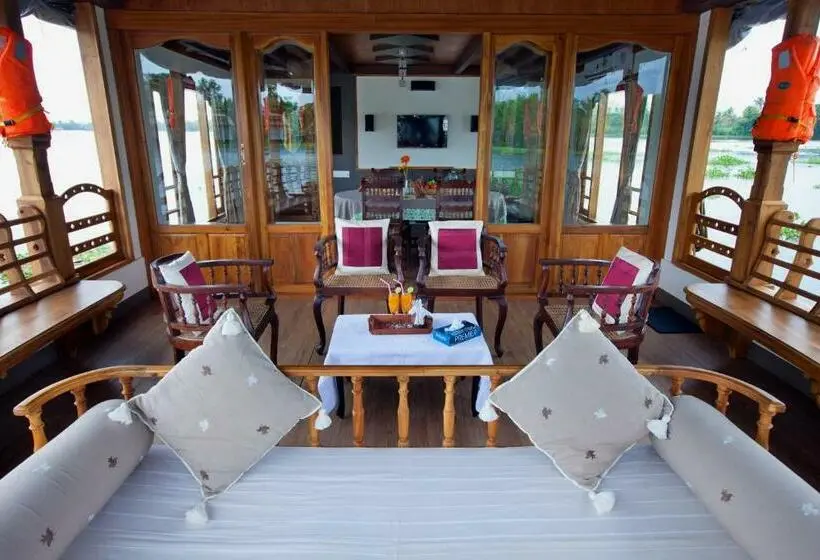 オーシャンビュースーペリアールーム, Abad Premium House Boat