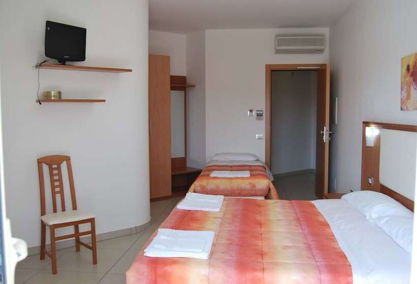 标准三人间, Europa