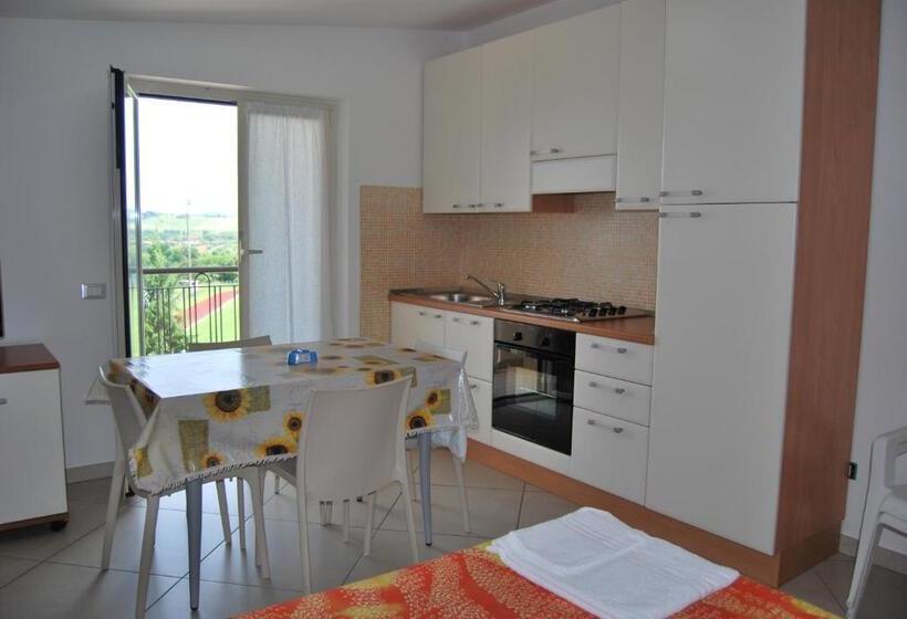 四人标准间, Europa